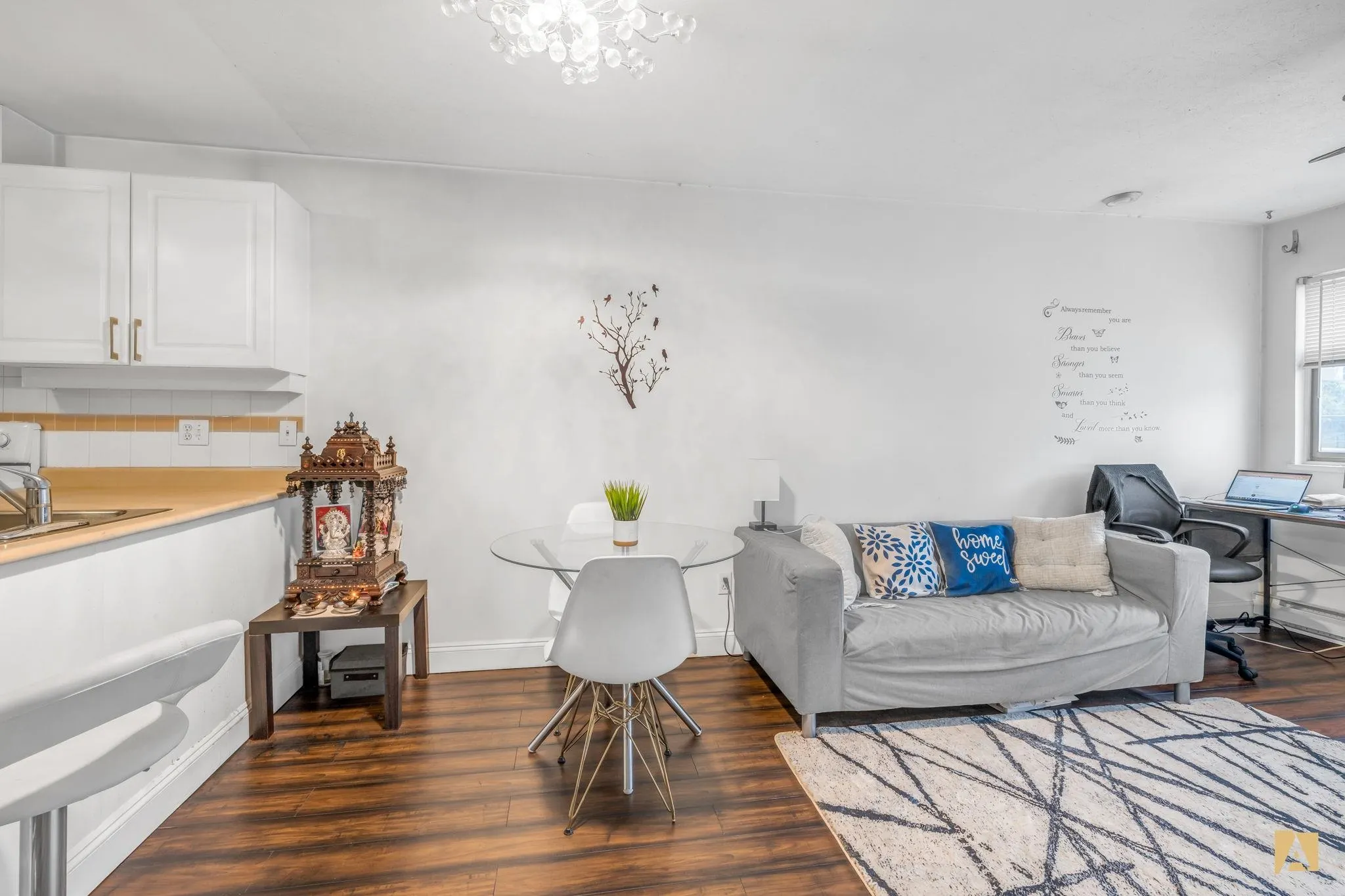 415 1591 Booth Avenue