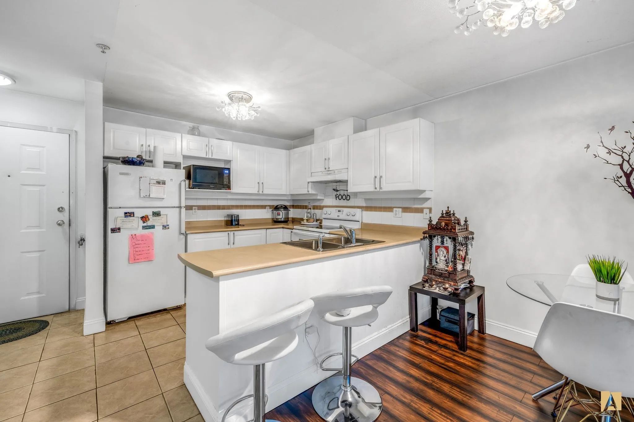 415 1591 Booth Avenue