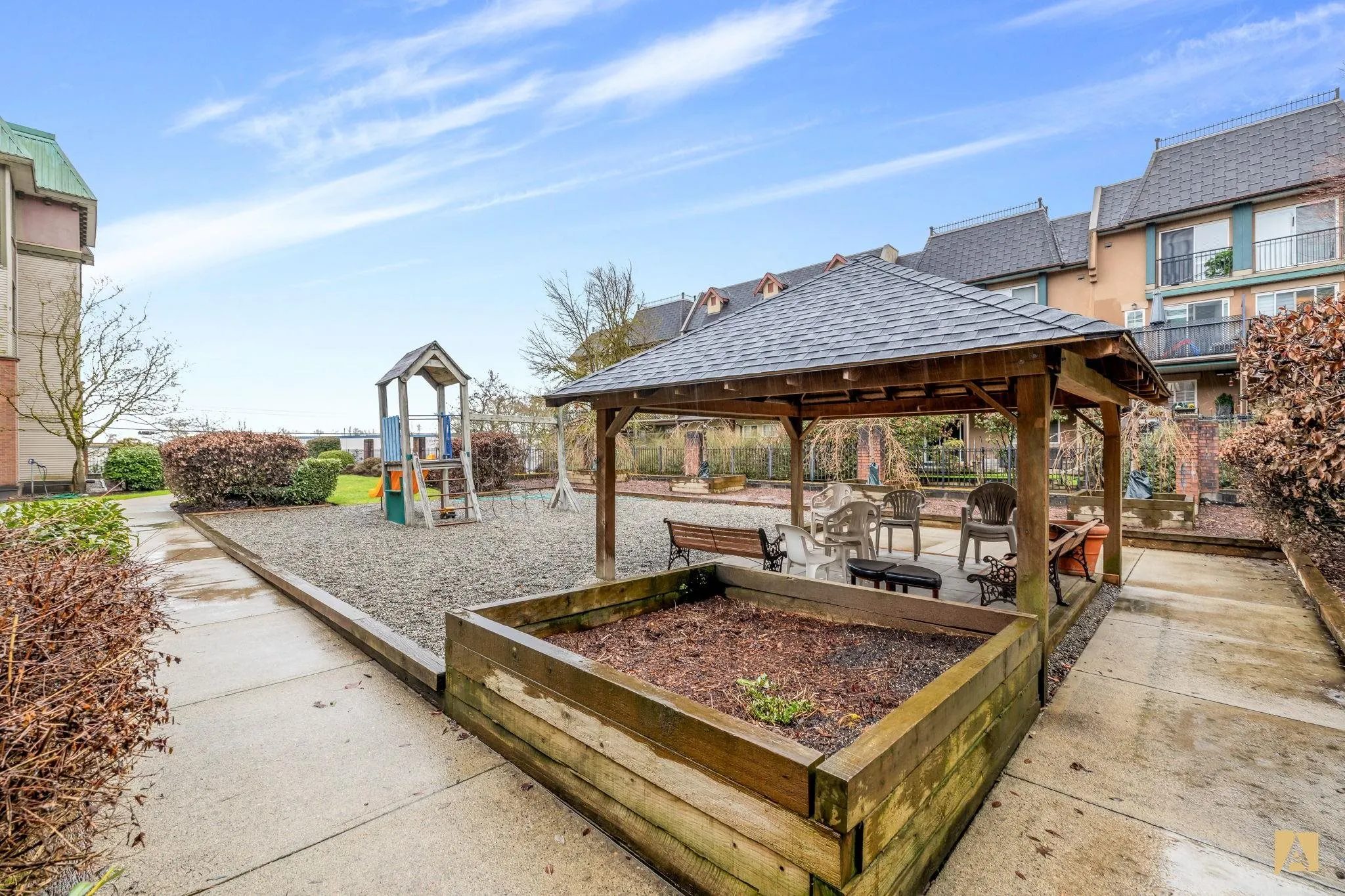 415 1591 Booth Avenue