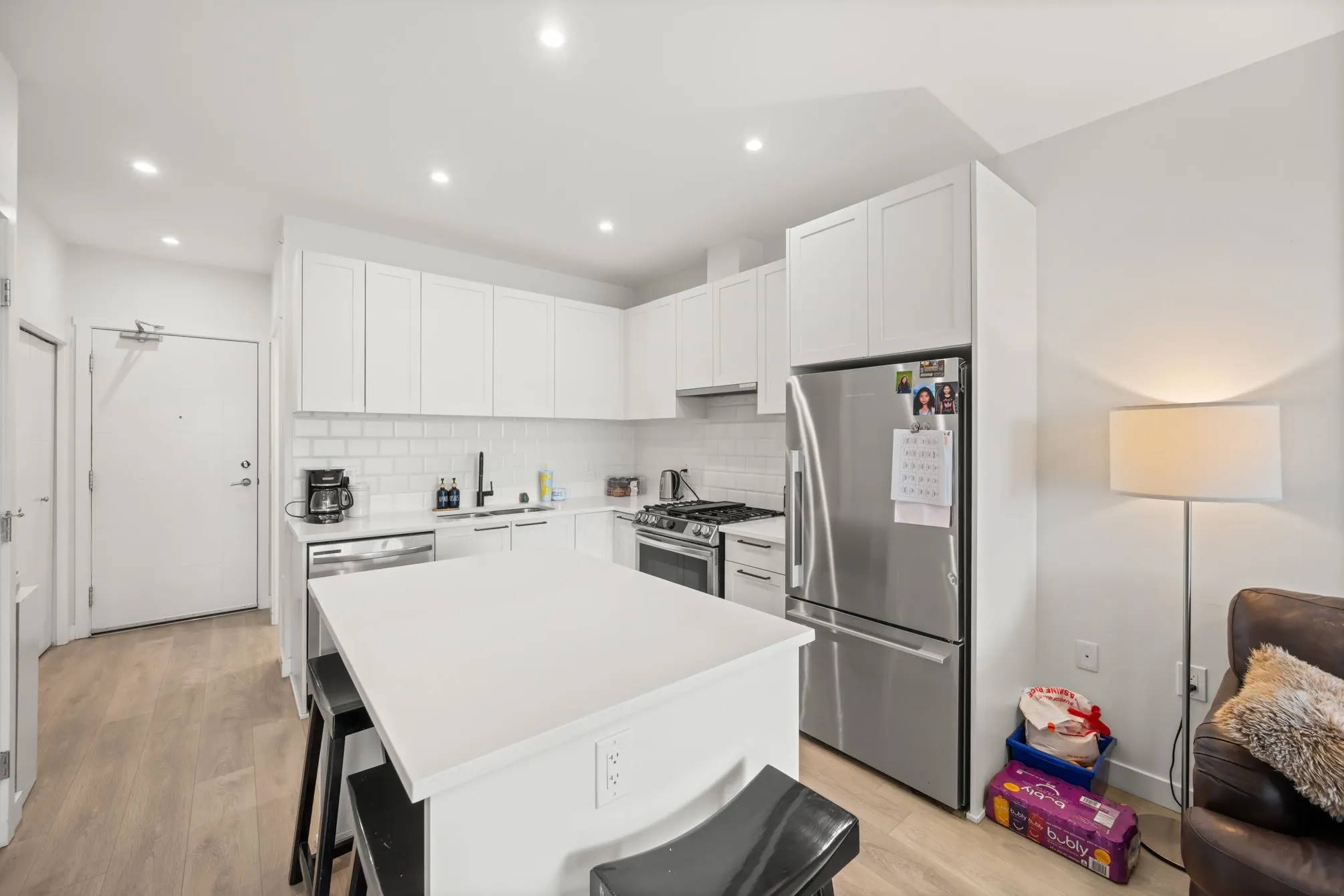 424 5415 Brydon Crescent