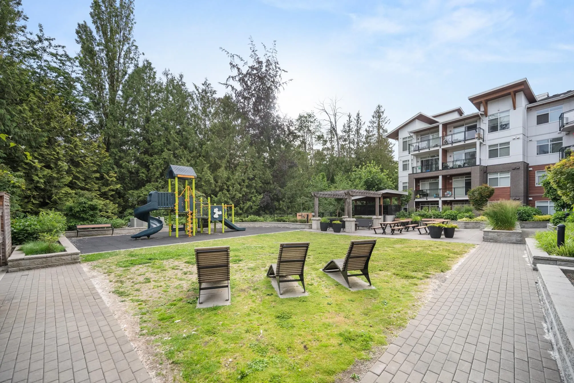 424 5415 Brydon Crescent