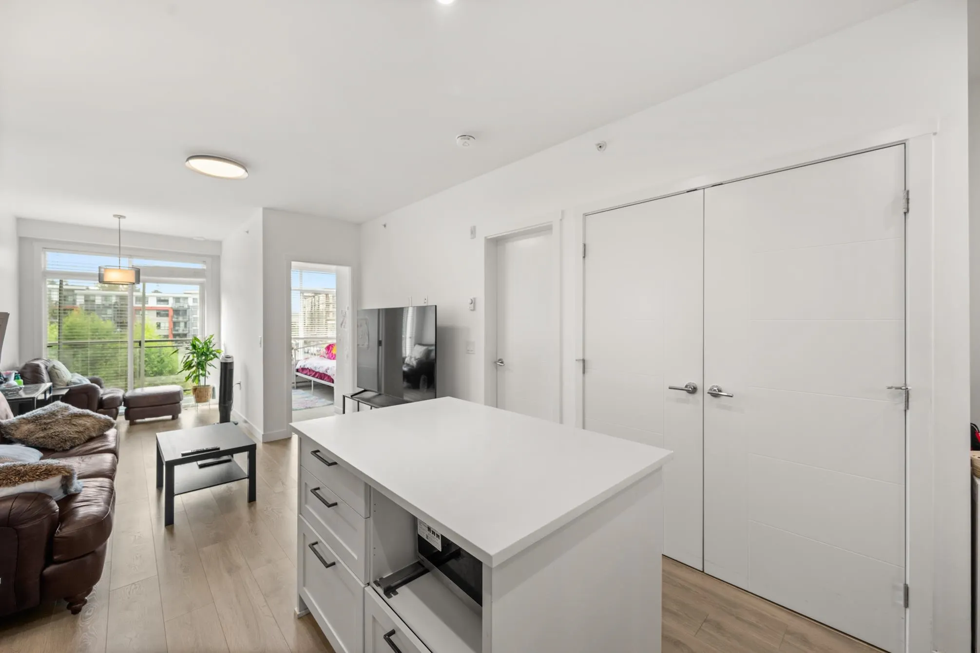 424 5415 Brydon Crescent