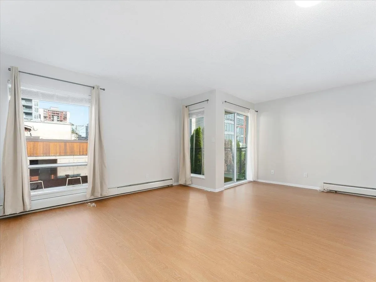 202 1550 Chesterfield Avenue