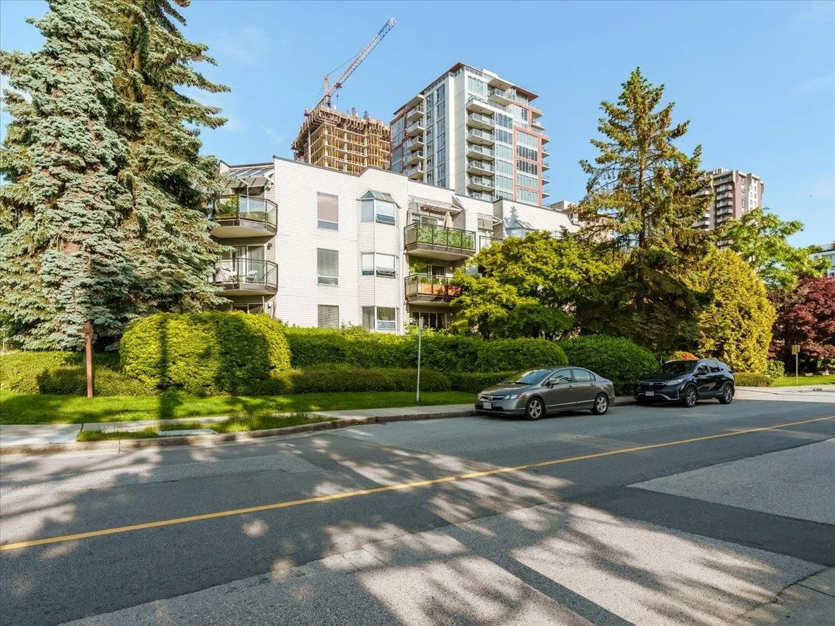 202 1550 Chesterfield Avenue