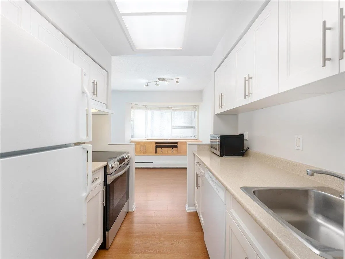 202 1550 Chesterfield Avenue