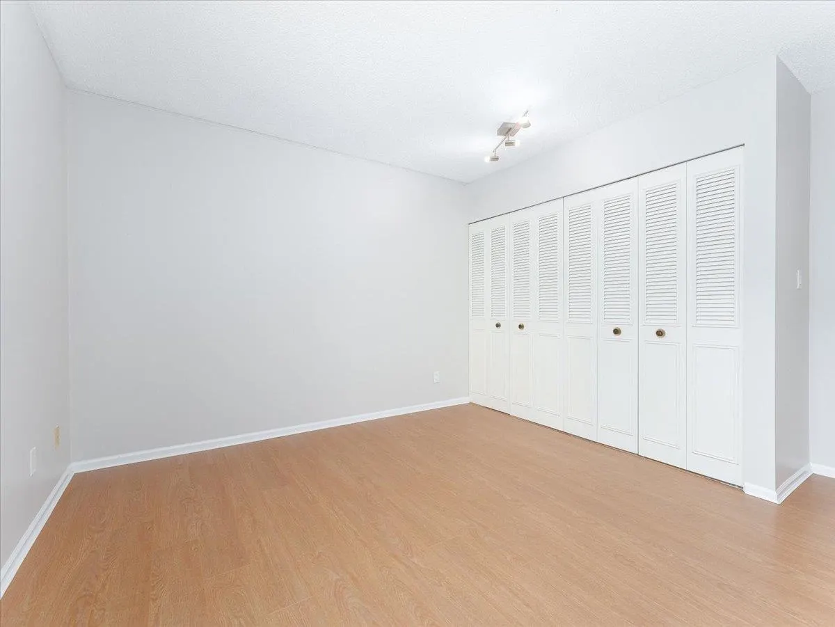 202 1550 Chesterfield Avenue