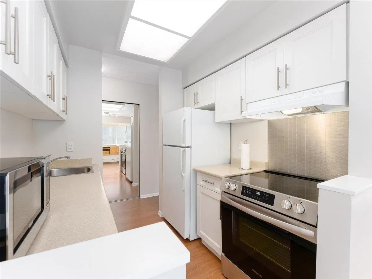 202 1550 Chesterfield Avenue