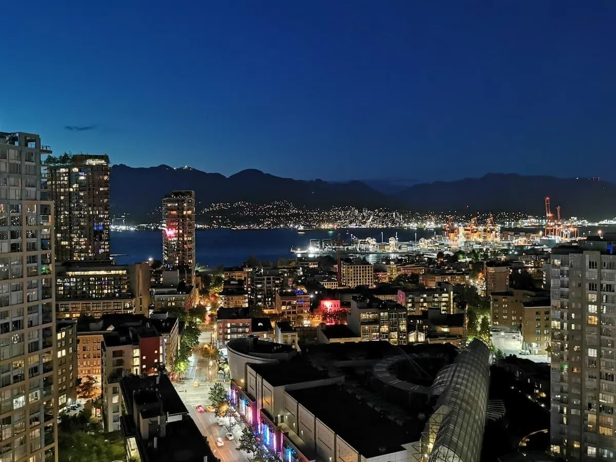 3207 689 Abbott Street