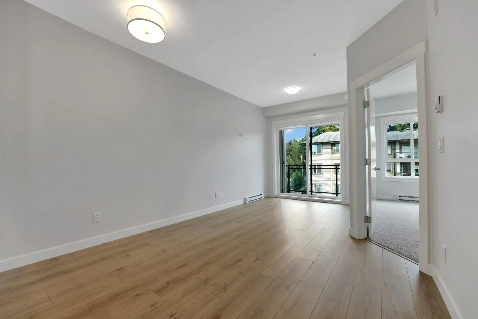 507 33886 Pine Street