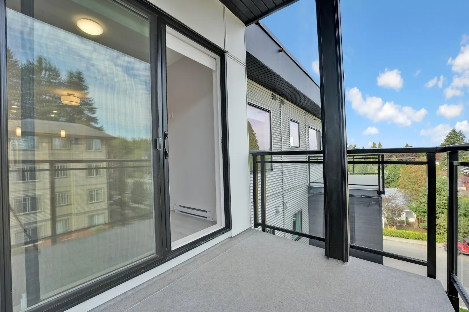 507 33886 Pine Street