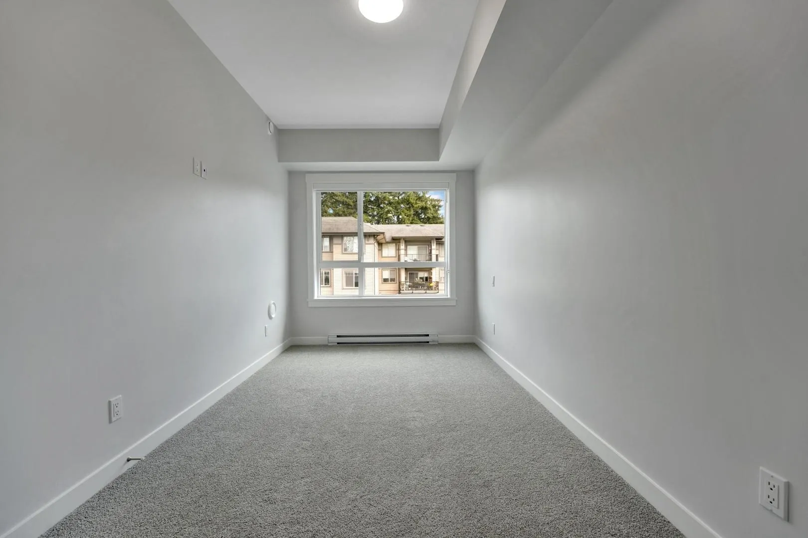 507 33886 Pine Street