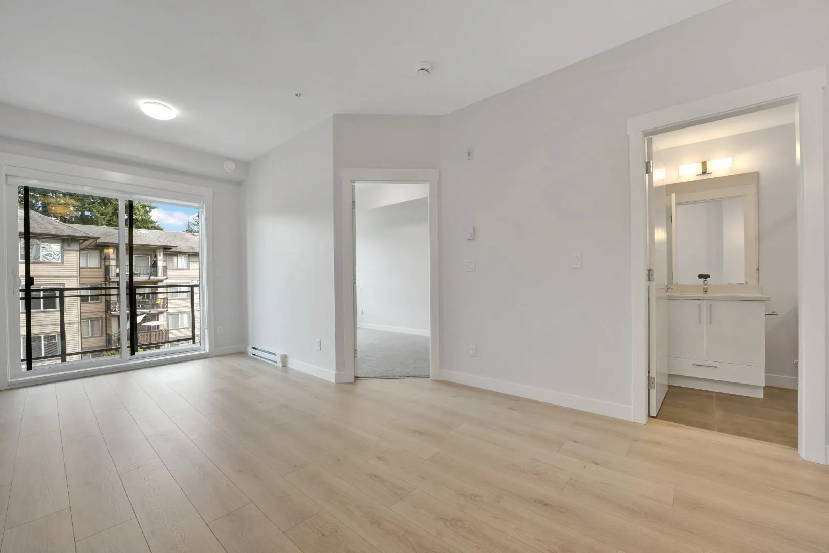 507 33886 Pine Street