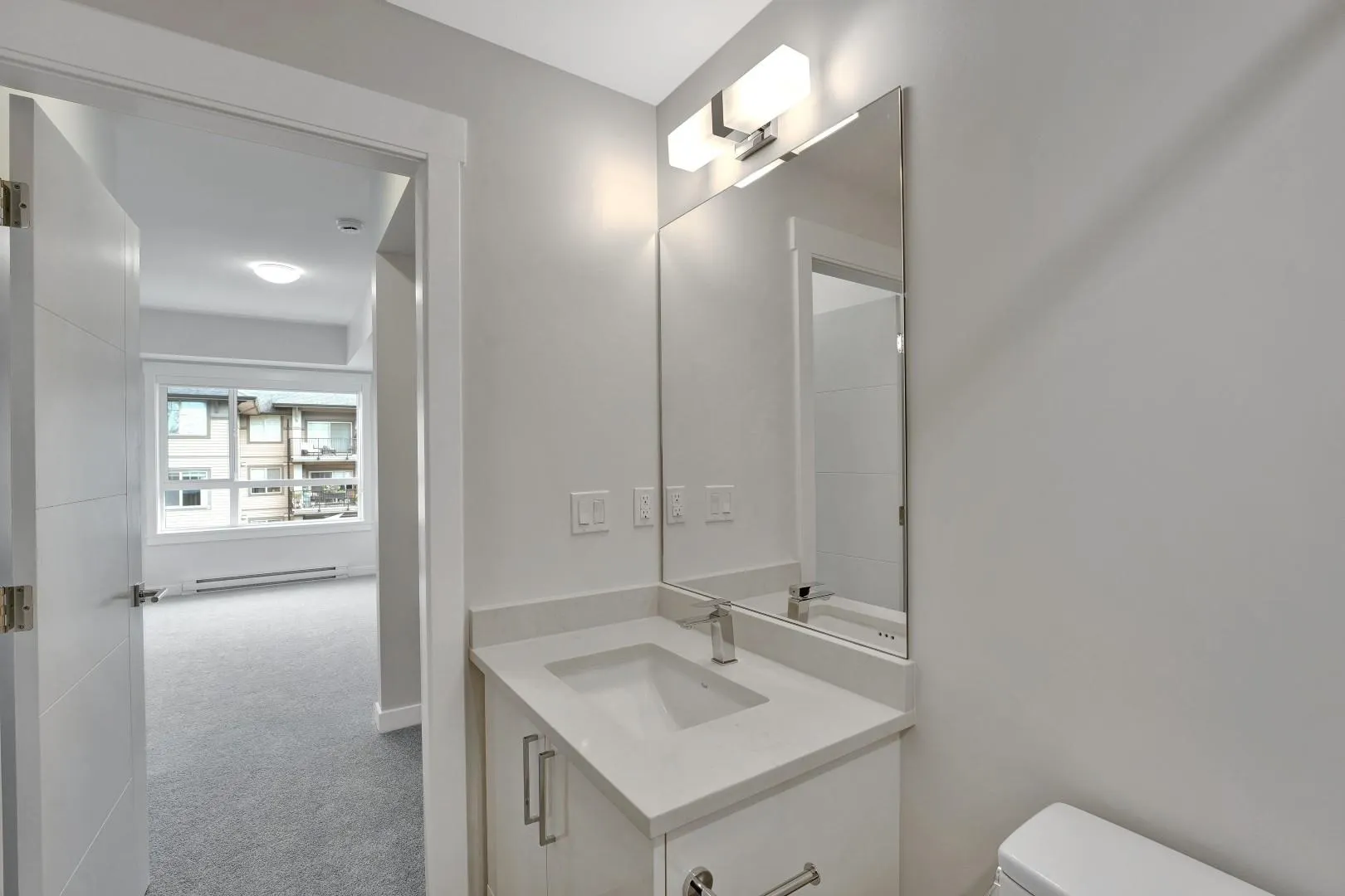 507 33886 Pine Street