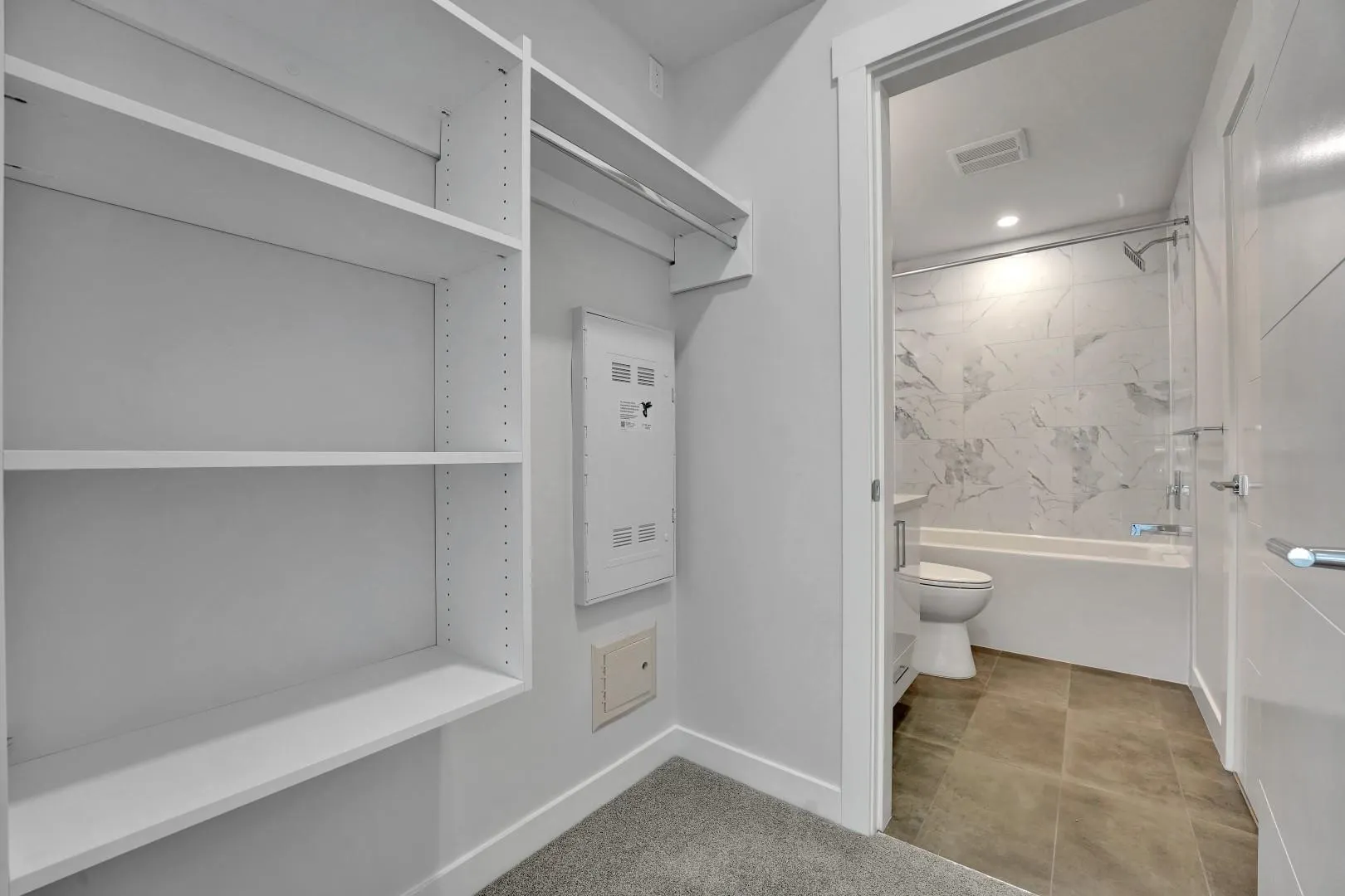 507 33886 Pine Street