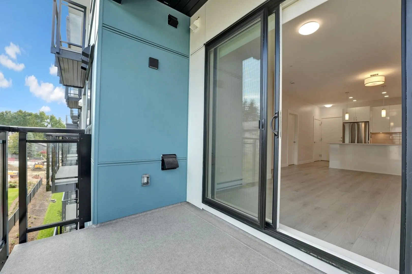 507 33886 Pine Street