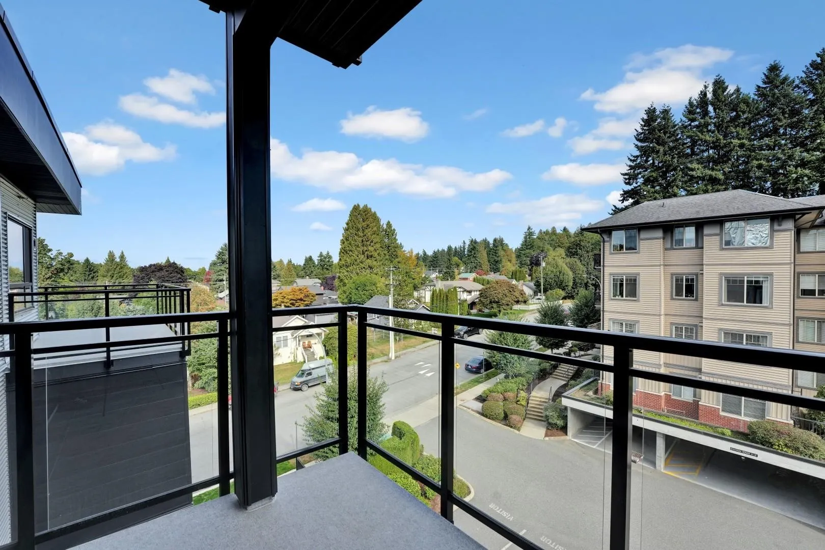 507 33886 Pine Street