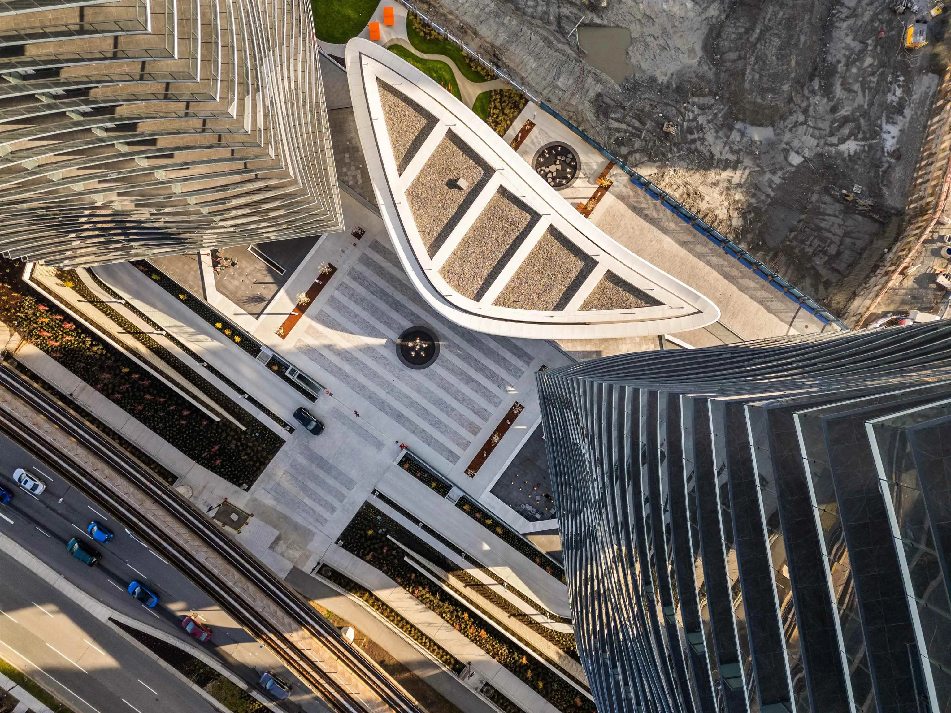 3204 4890 Lougheed Highway