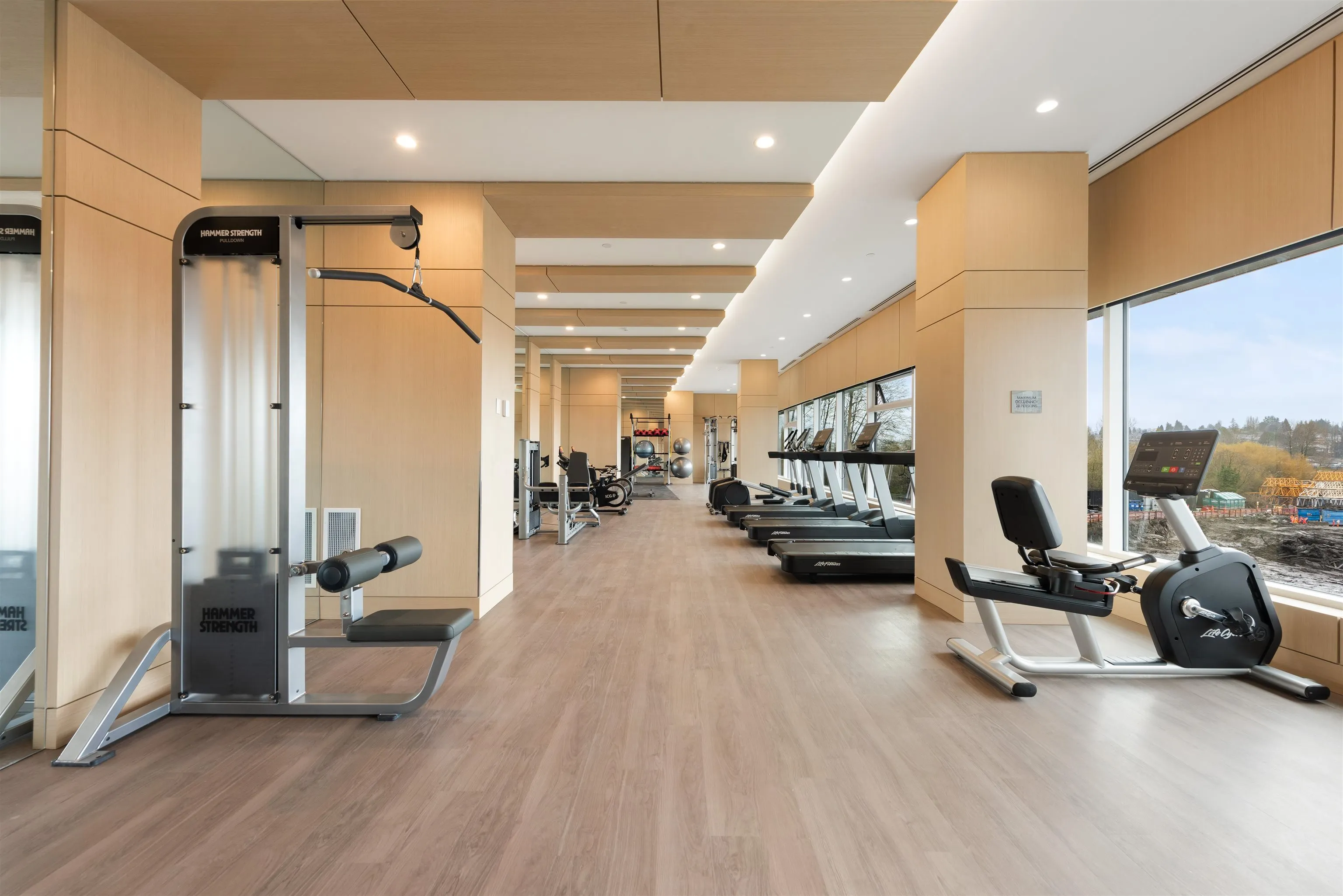 3204 4890 Lougheed Highway