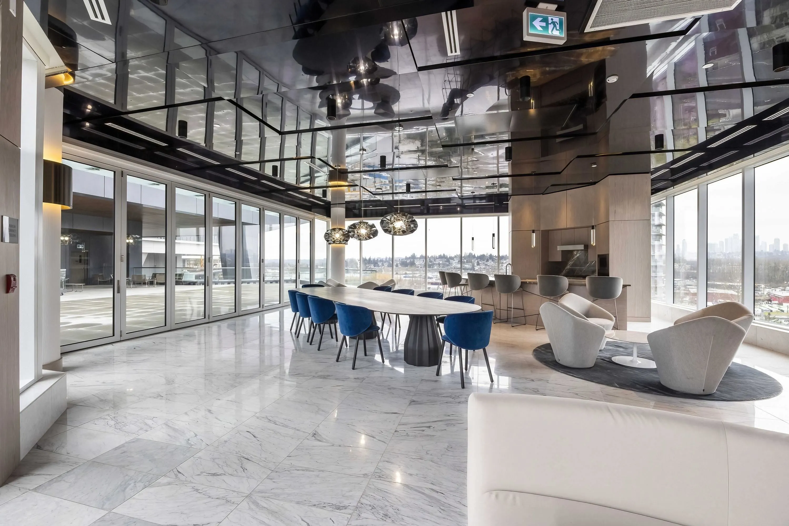 3204 4890 Lougheed Highway