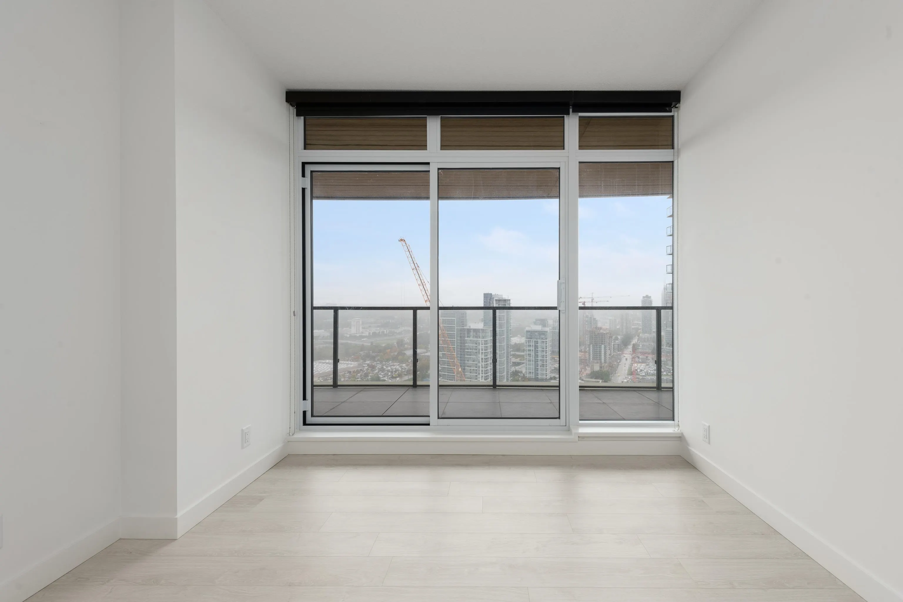 3204 4890 Lougheed Highway