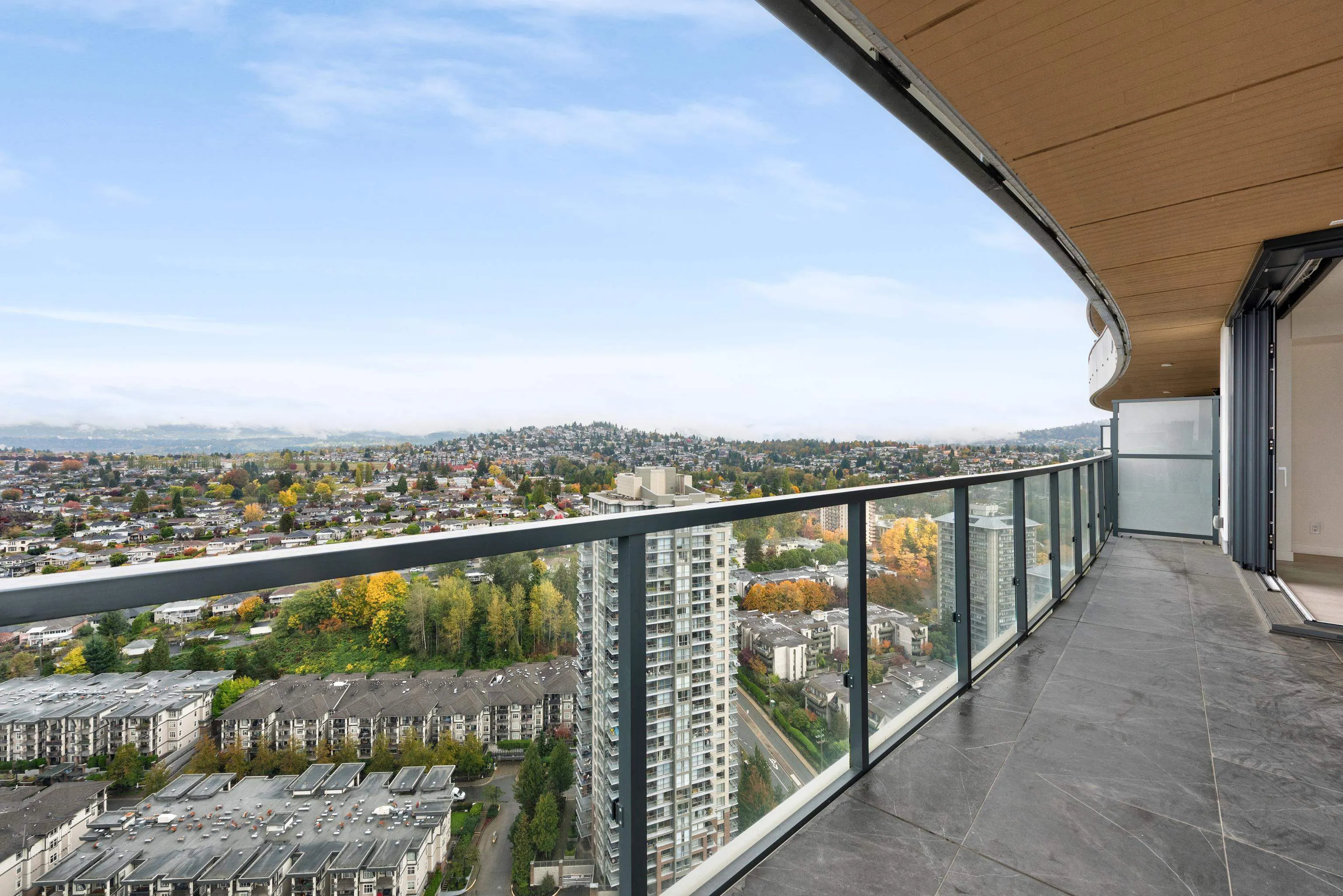 3204 4890 Lougheed Highway