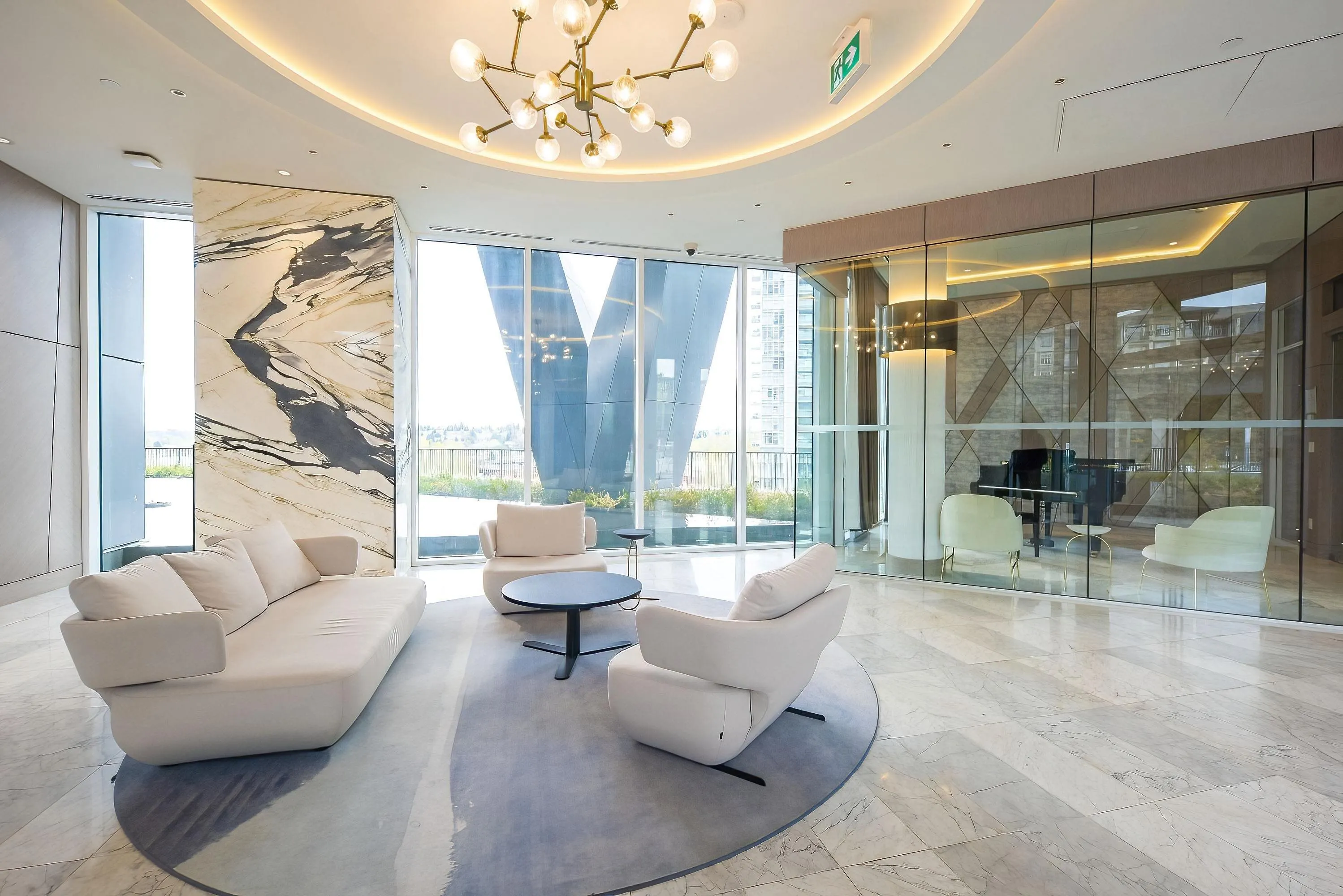 3204 4890 Lougheed Highway