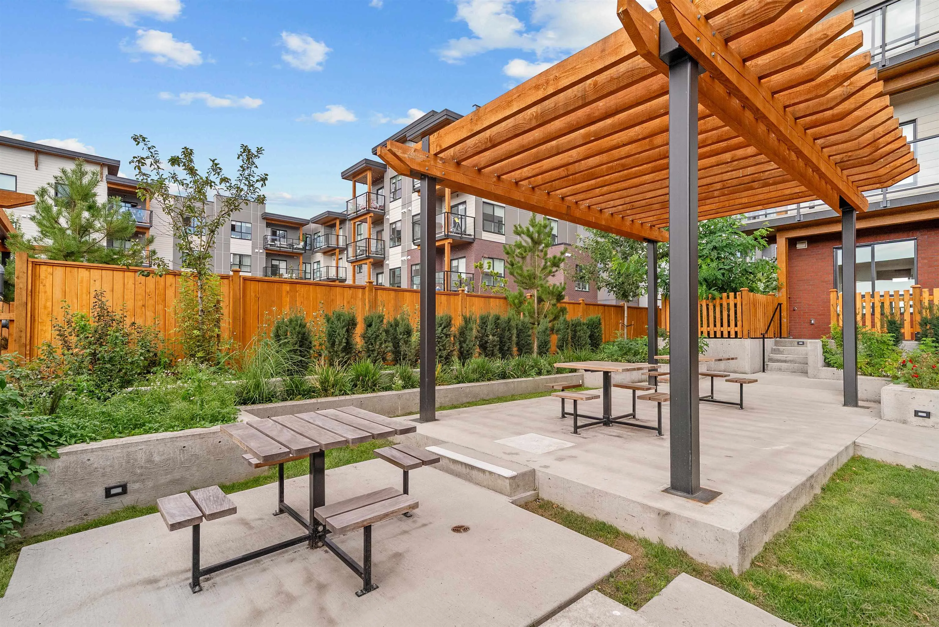 405 20286 72b Avenue