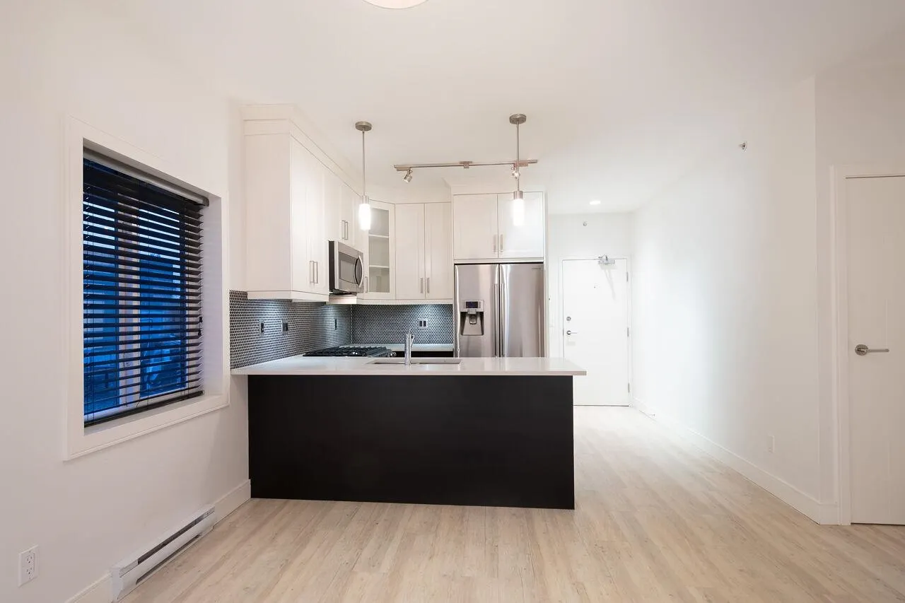 202 4548 Hastings Street