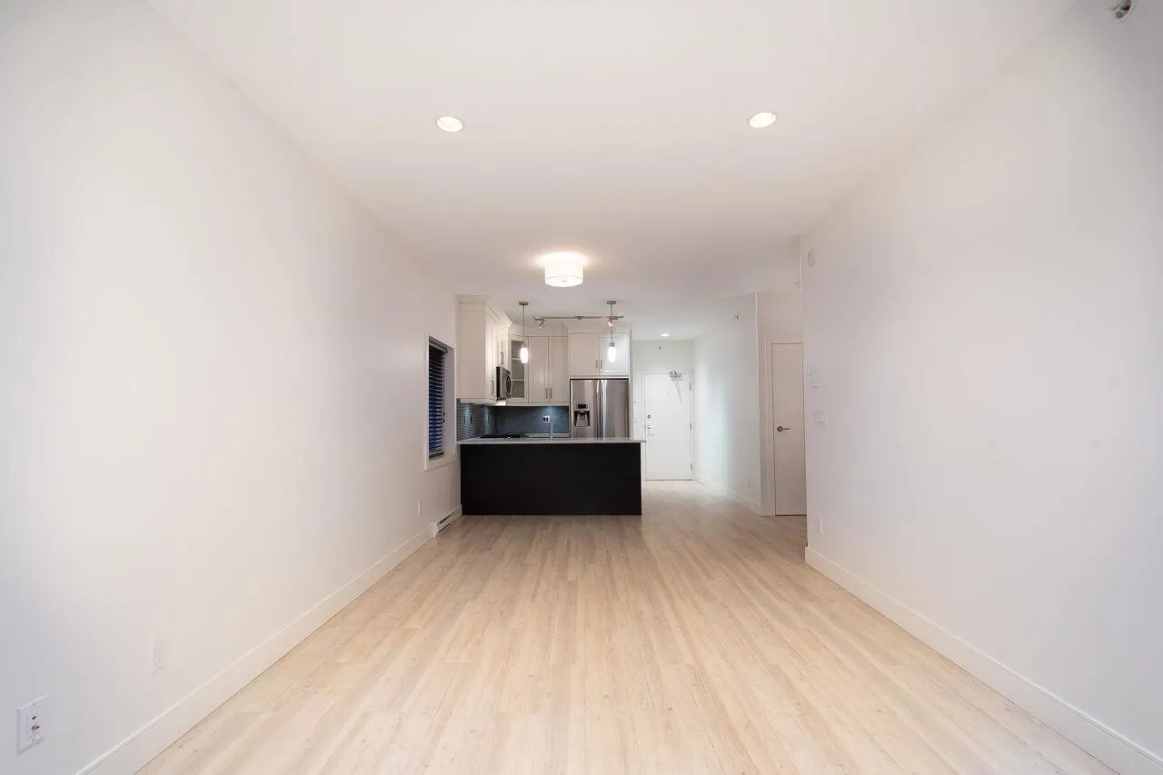 202 4548 Hastings Street