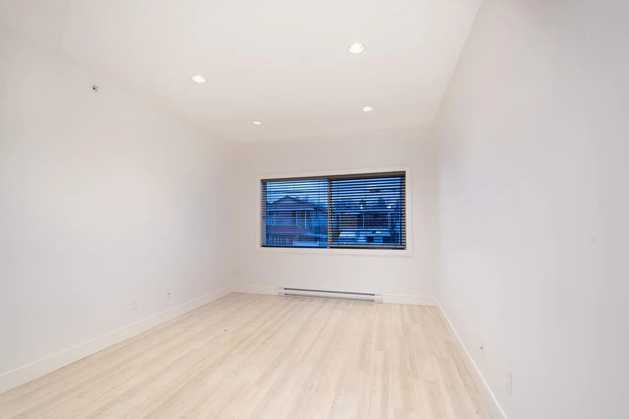 202 4548 Hastings Street