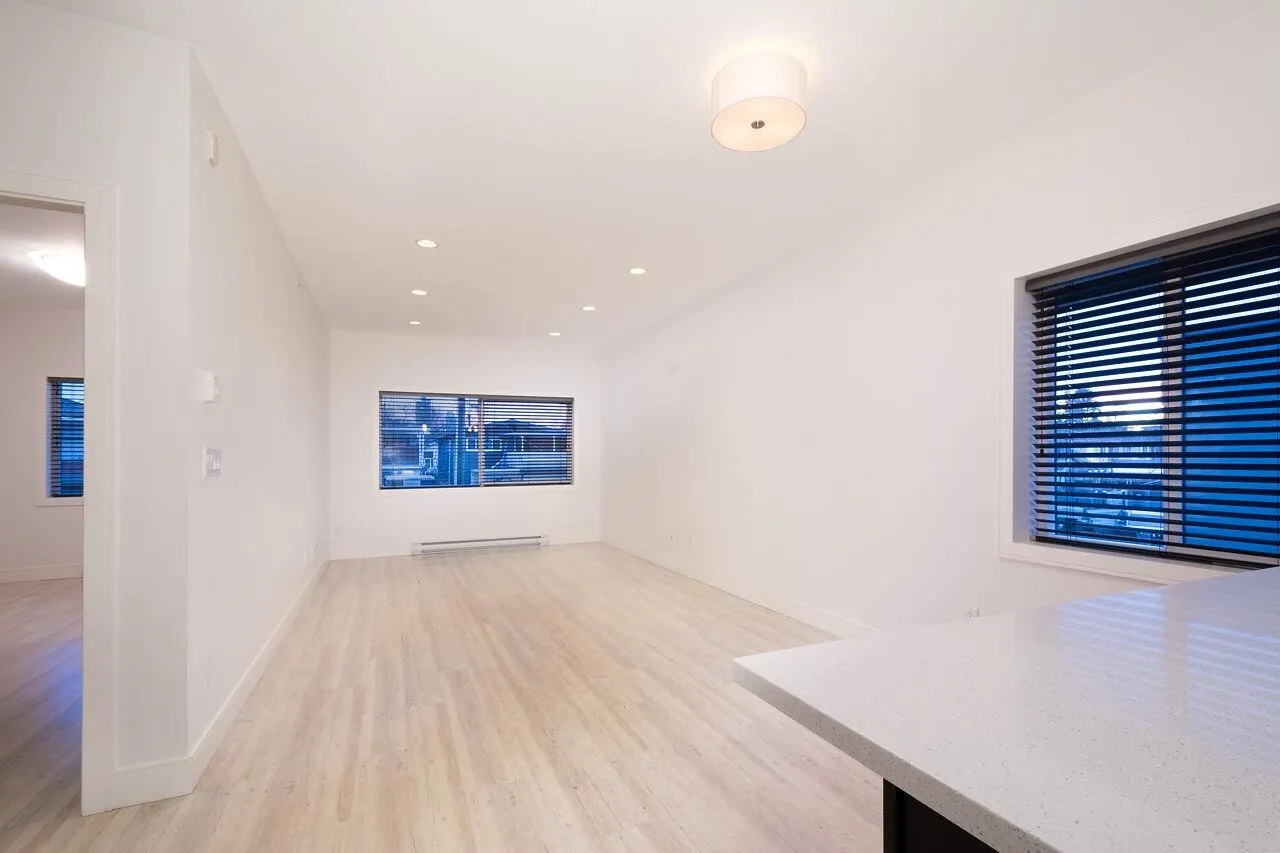 202 4548 Hastings Street