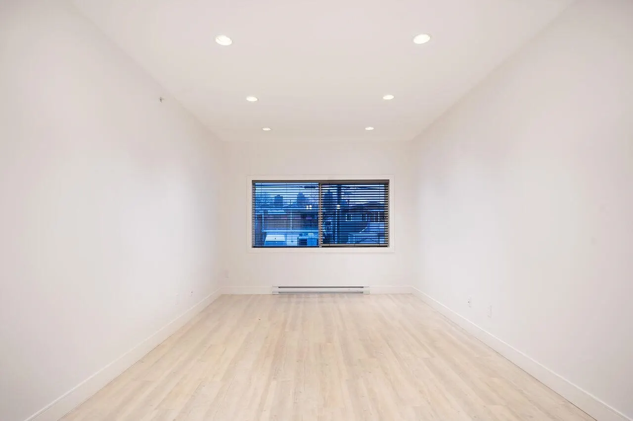 202 4548 Hastings Street