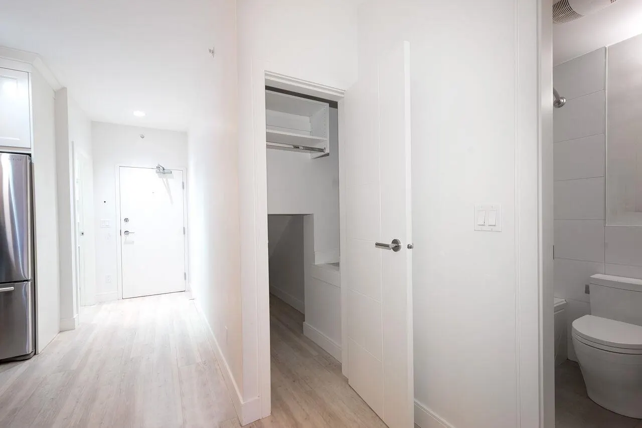 202 4548 Hastings Street