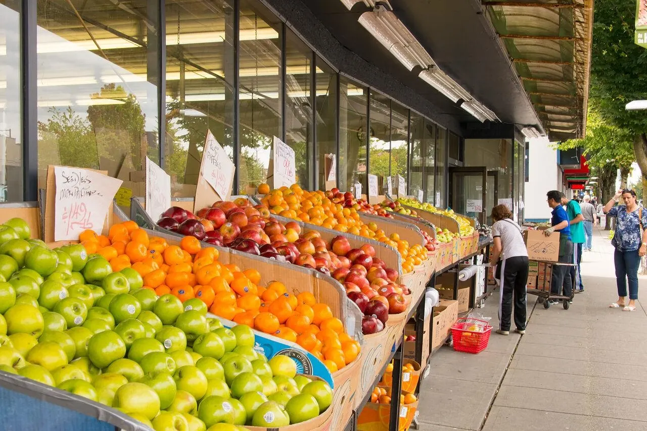 202 4548 Hastings Street