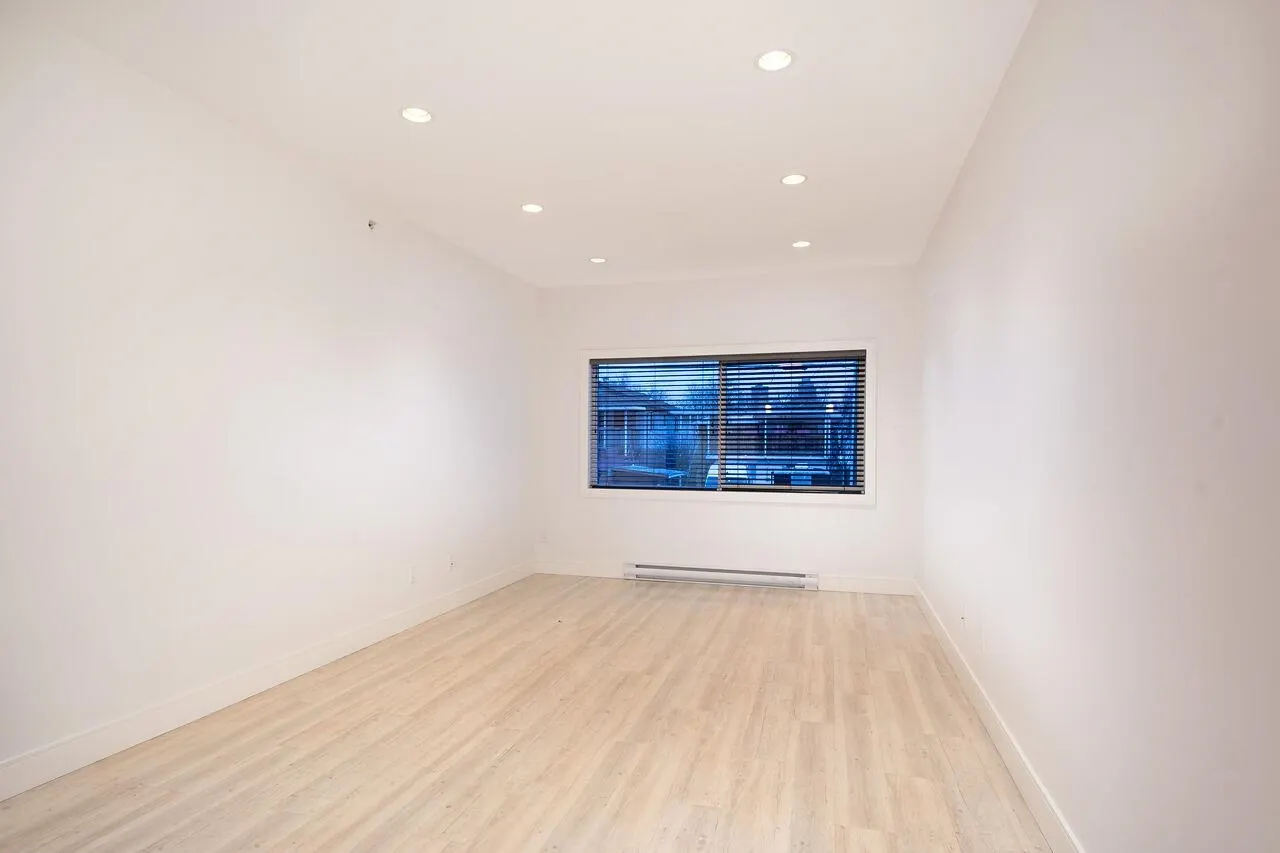 202 4548 Hastings Street