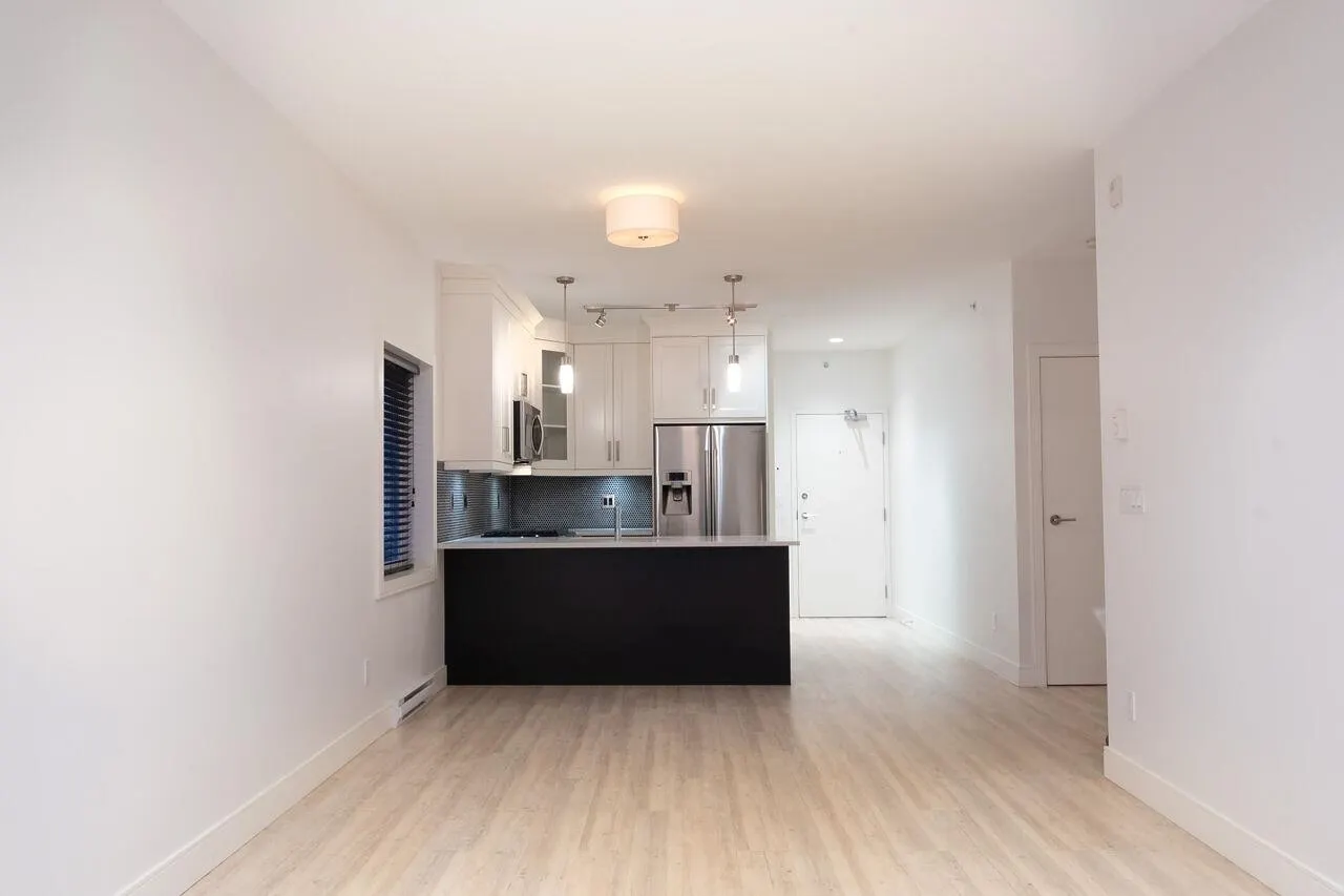 202 4548 Hastings Street