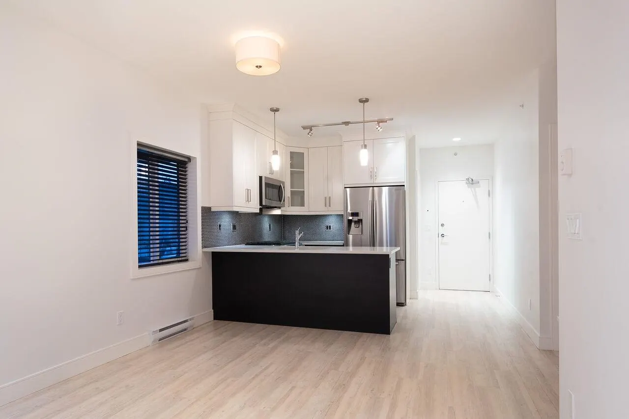 202 4548 Hastings Street