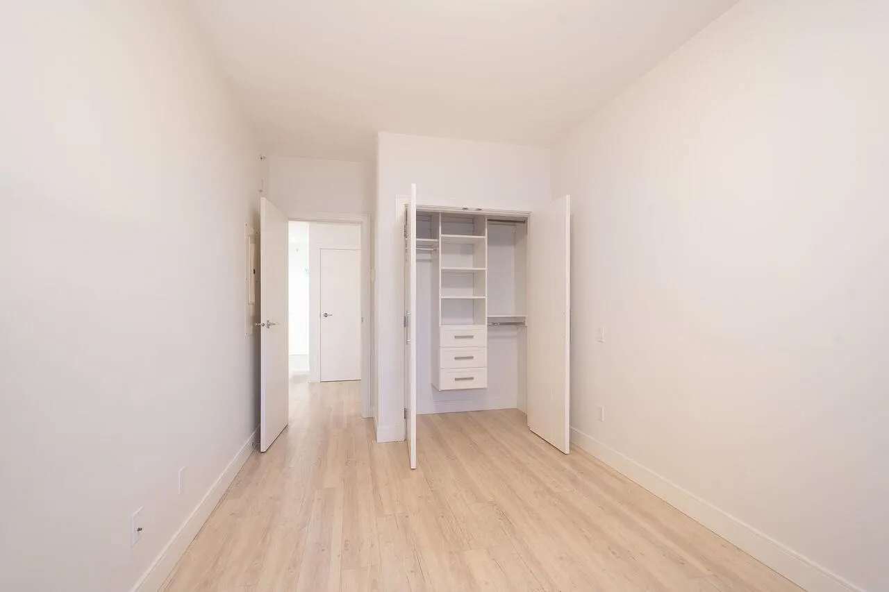 202 4548 Hastings Street