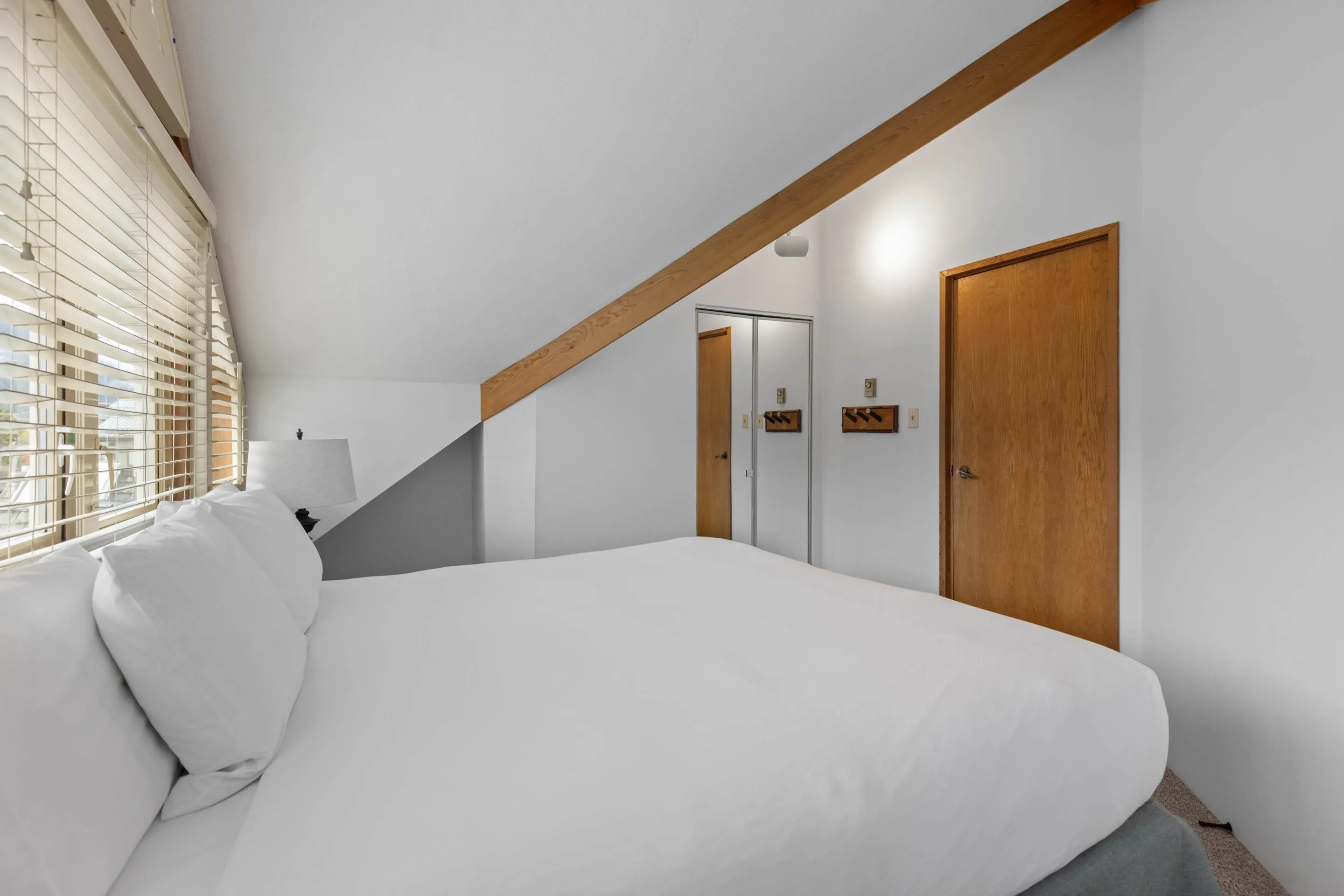 A 4324 Sunrise Alley