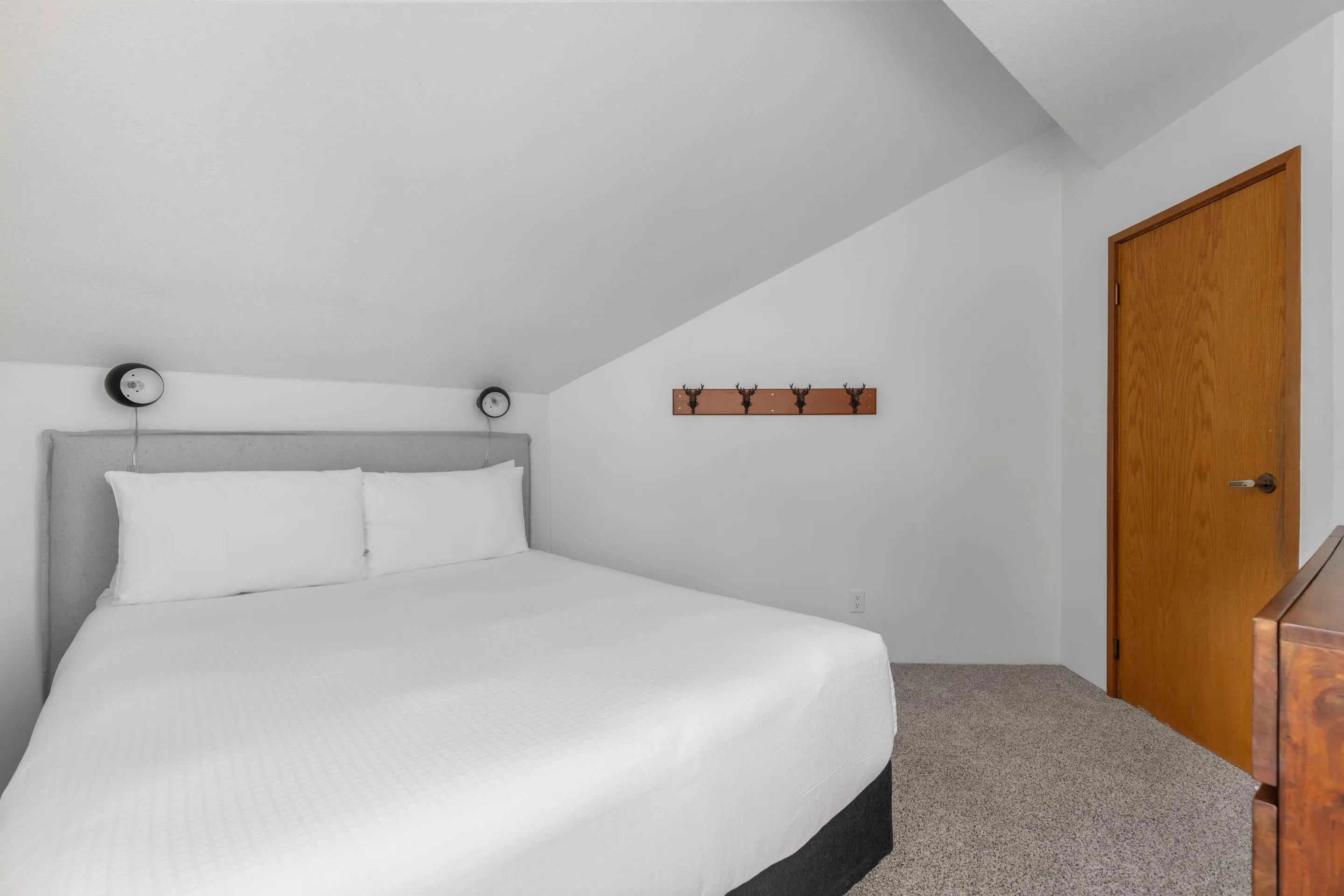 A 4324 Sunrise Alley