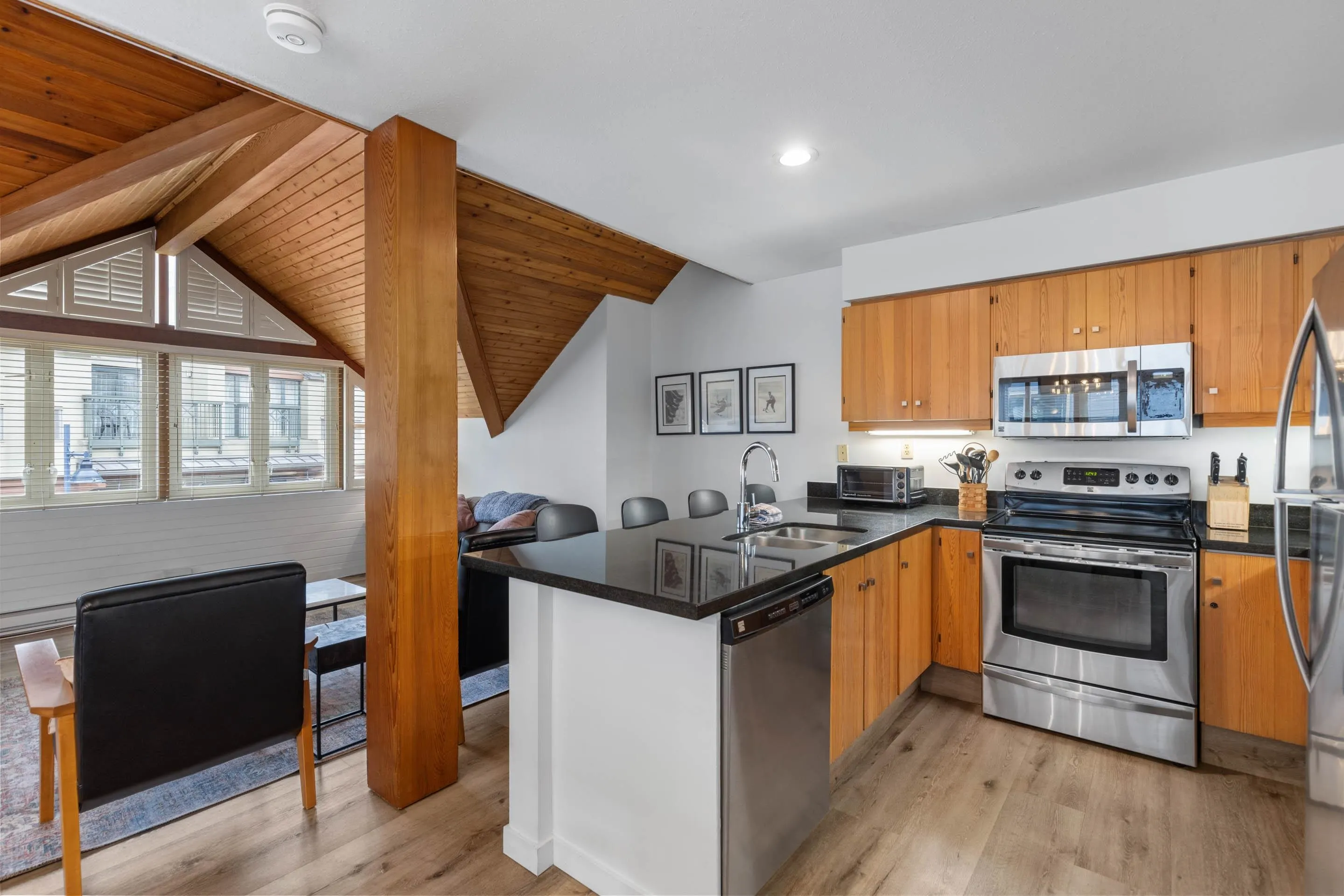 A 4324 Sunrise Alley