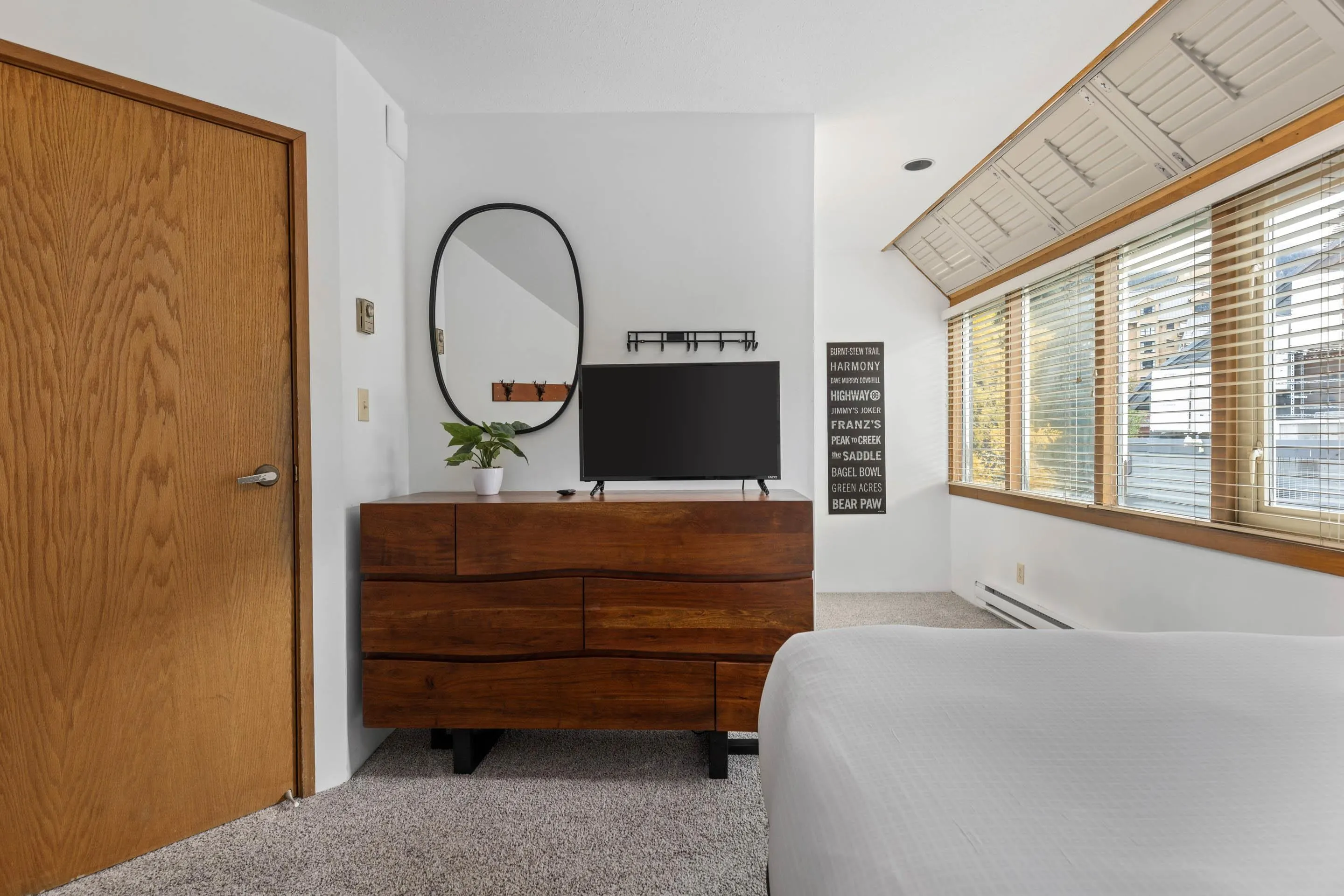 A 4324 Sunrise Alley