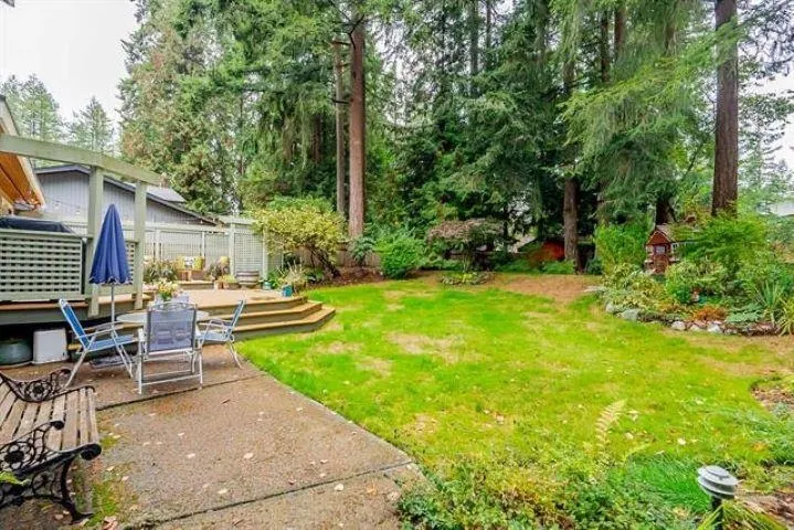 6833 Sussex Crescent