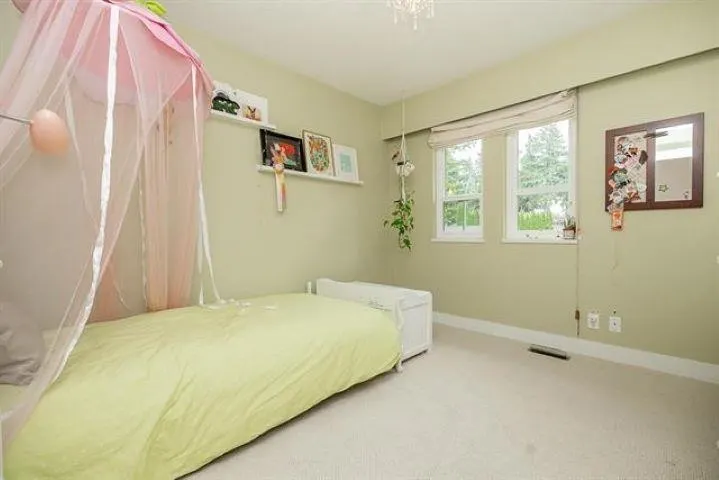 6833 Sussex Crescent