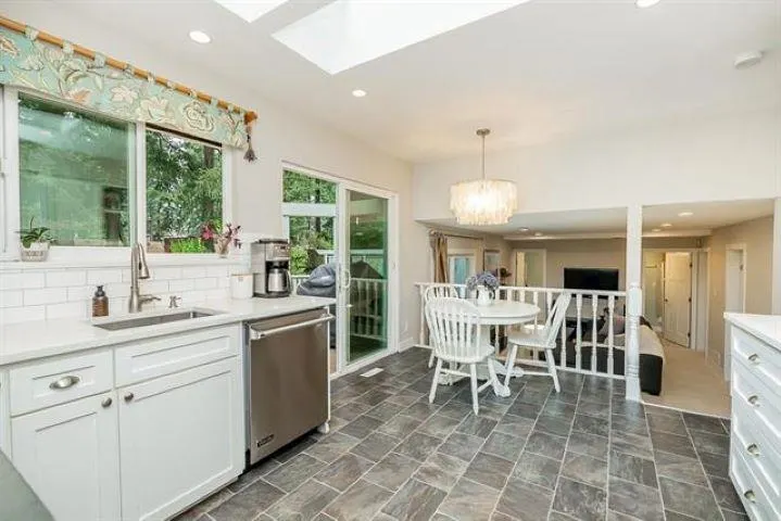 6833 Sussex Crescent