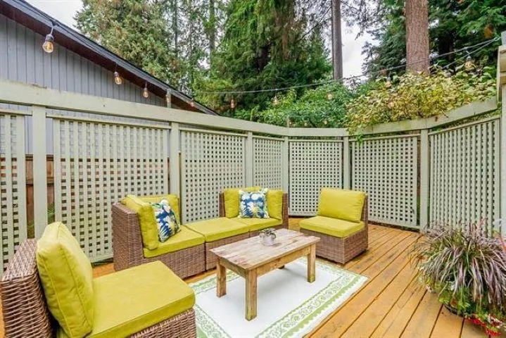 6833 Sussex Crescent