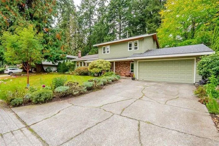 6833 Sussex Crescent