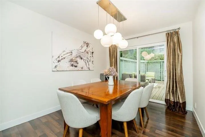 6833 Sussex Crescent