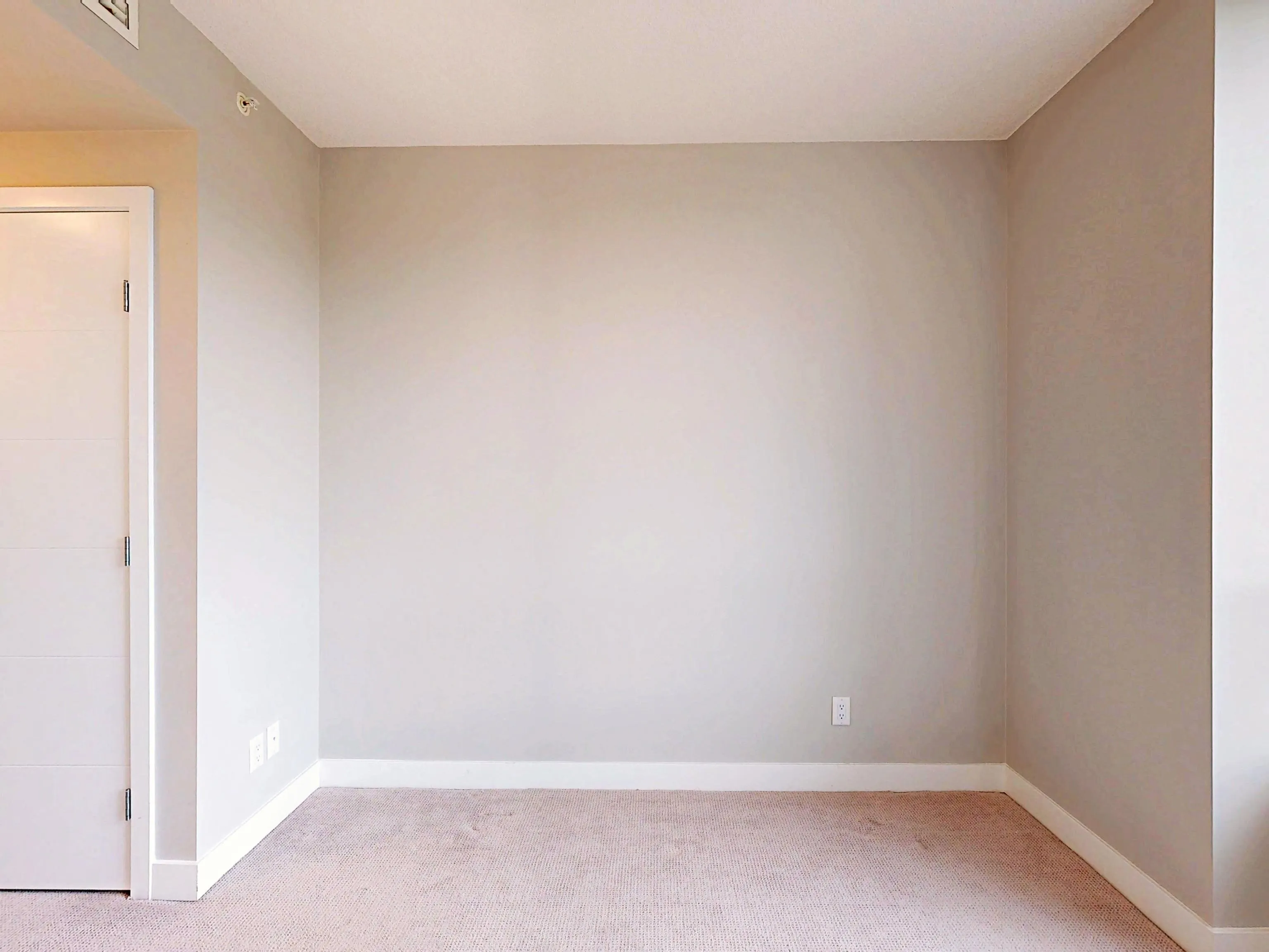 408 677 W 41st Avenue