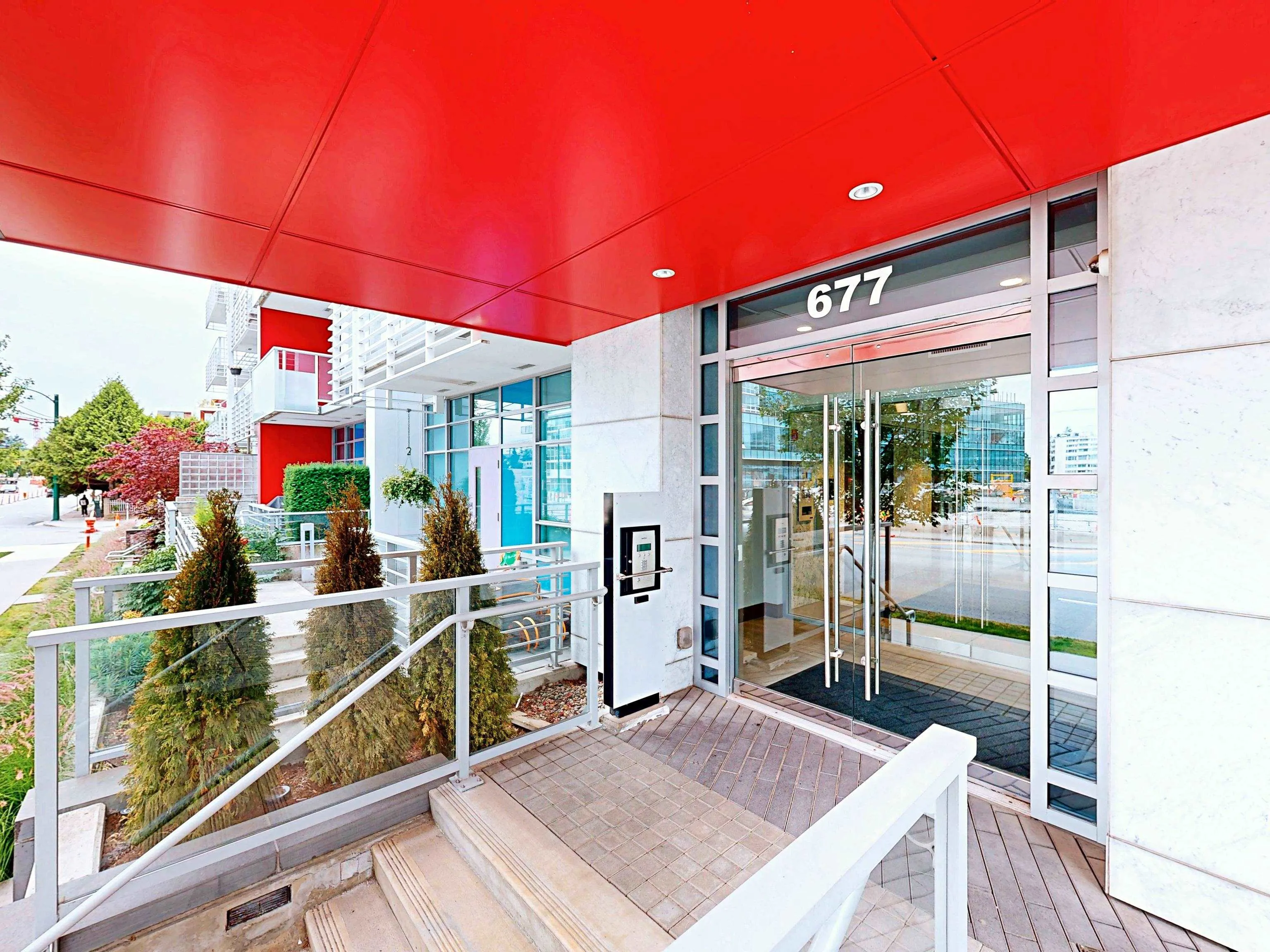 408 677 W 41st Avenue